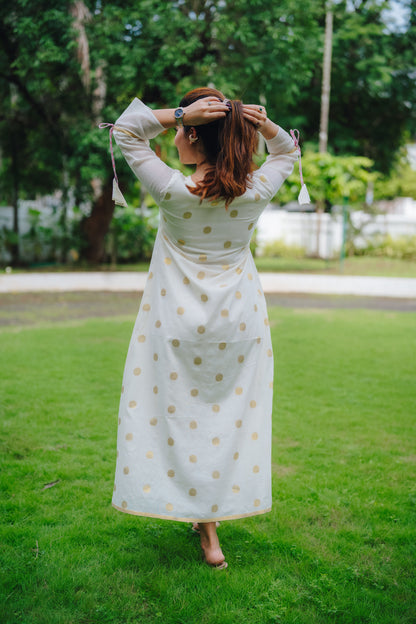 Polka Whisper